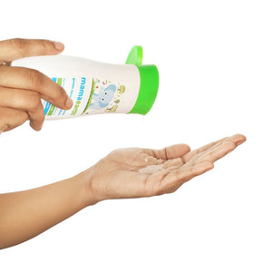 mamaearth baby shampoo pouring on hand gentle liquid texture