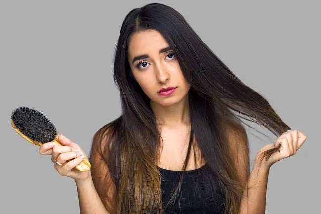 बाल क्यों झड़ते हैं? - कारण, रोकने का इलाज एवं उपाय