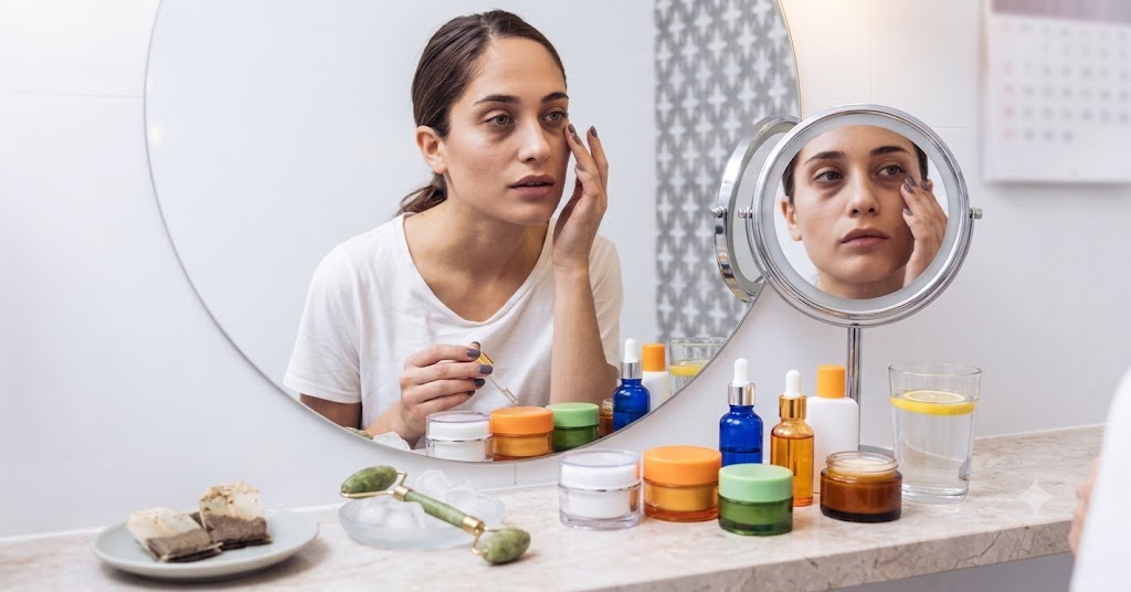 How to Remove Dark Circles: Causes & Remedies
