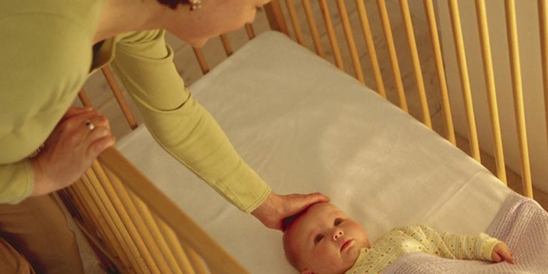 5 (Not So) Easy Steps To Teach Your Baby To Put Himself To Sleep