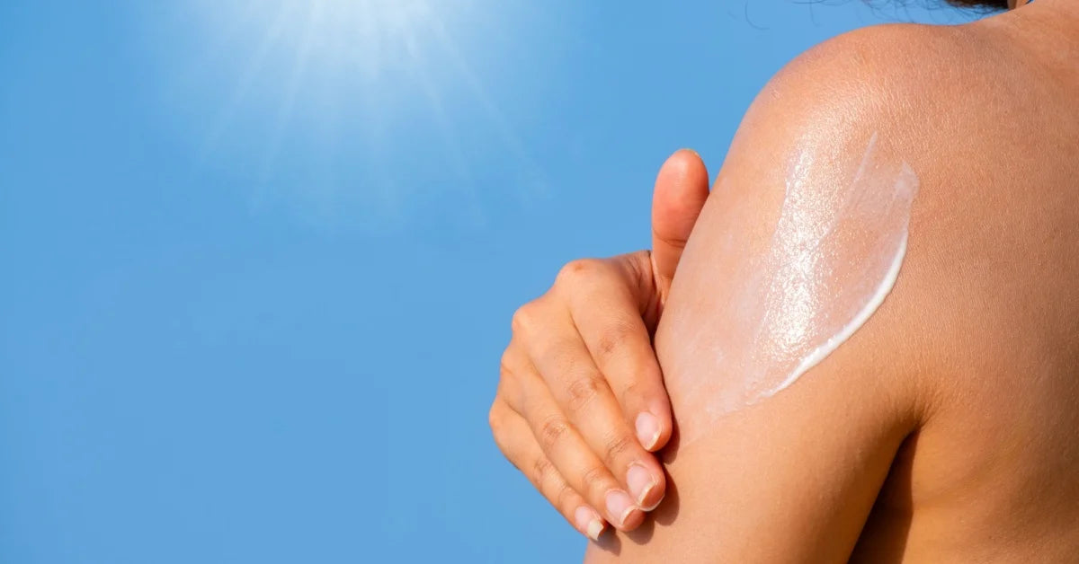 How Much Sunscreen to Apply on Face? | SPF Guide