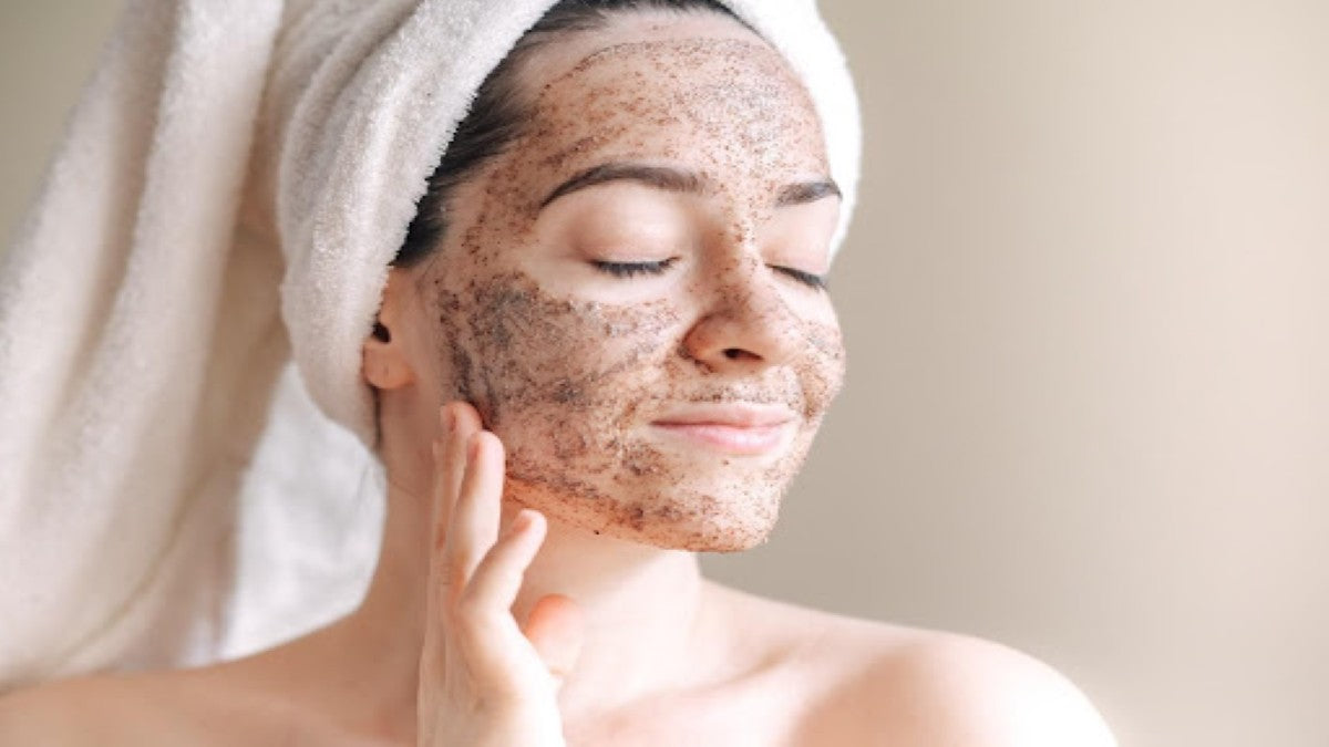 Face Scrub Uses, Benefits, and Best-Suited Products