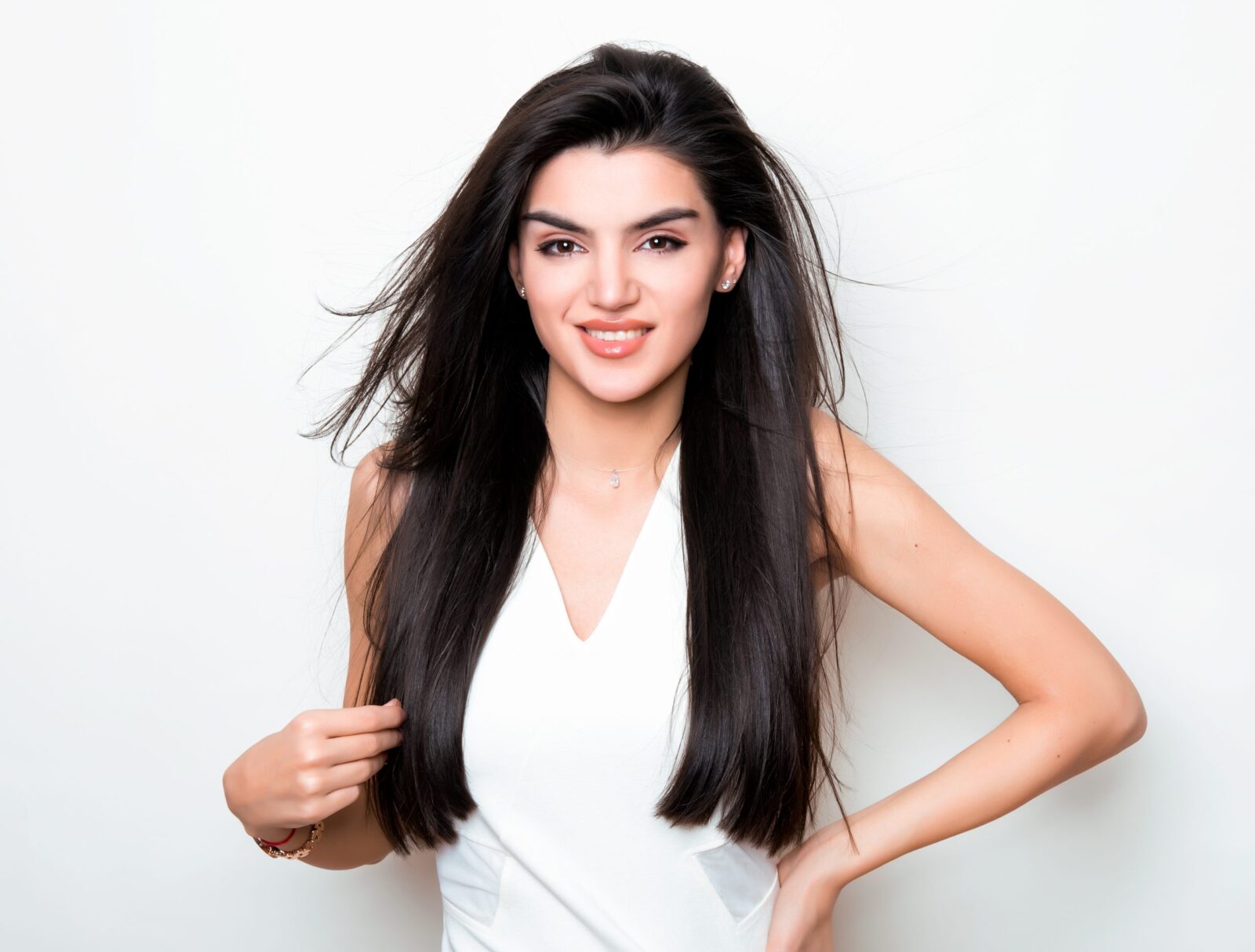 How to Make Hair Silky Naturally? | 12 Proven Tips | Mamaearth