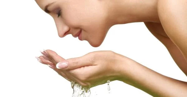 Best Face Wash for Dry Skin: Dermatologist-Approved List (2025)