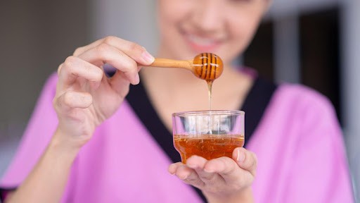 Is Honey Good for Face? | Mamaearth