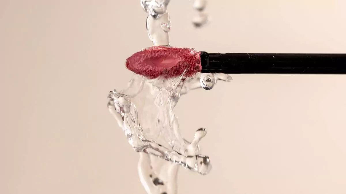 How to Make Your Makeup Waterproof? | Mamaearth