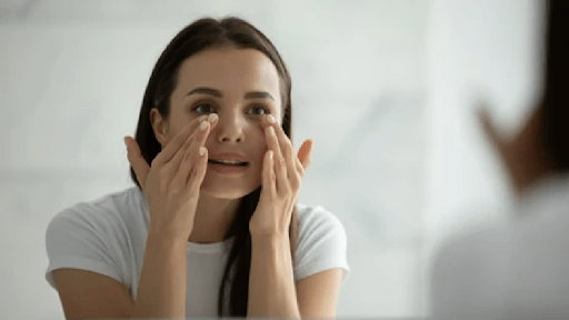 Wrinkles on Face - Causes & Removal Tips | Mamaearth