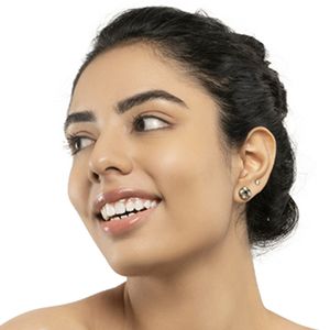 Deeply Hydrates the Skin