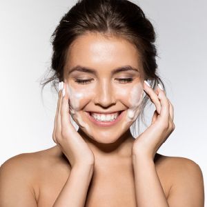 Brightens Skin