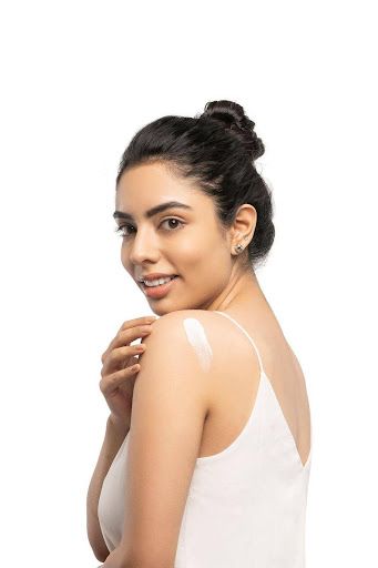Illuminates Skin